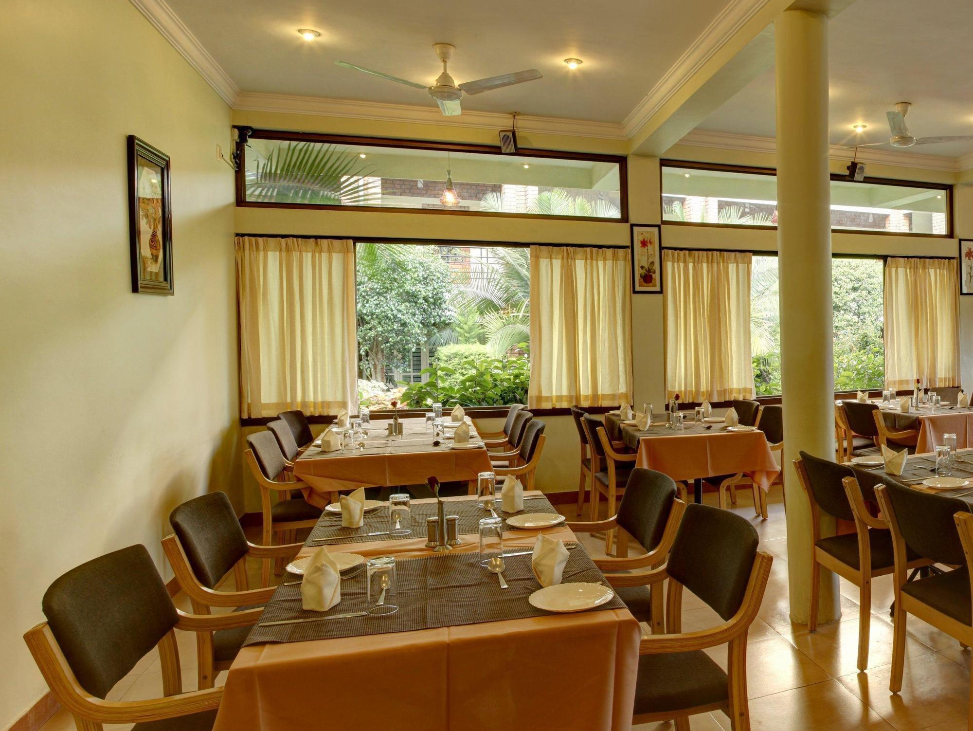Hotel Le Ruchi The Prince Mysore Extérieur photo