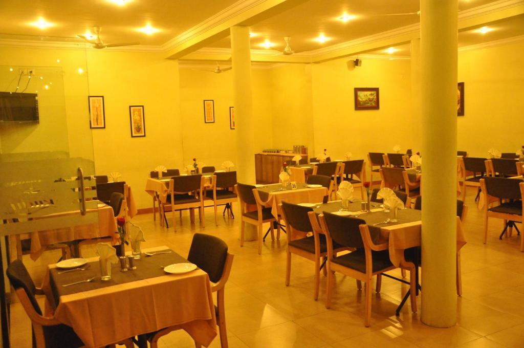 Hotel Le Ruchi The Prince Mysore Extérieur photo