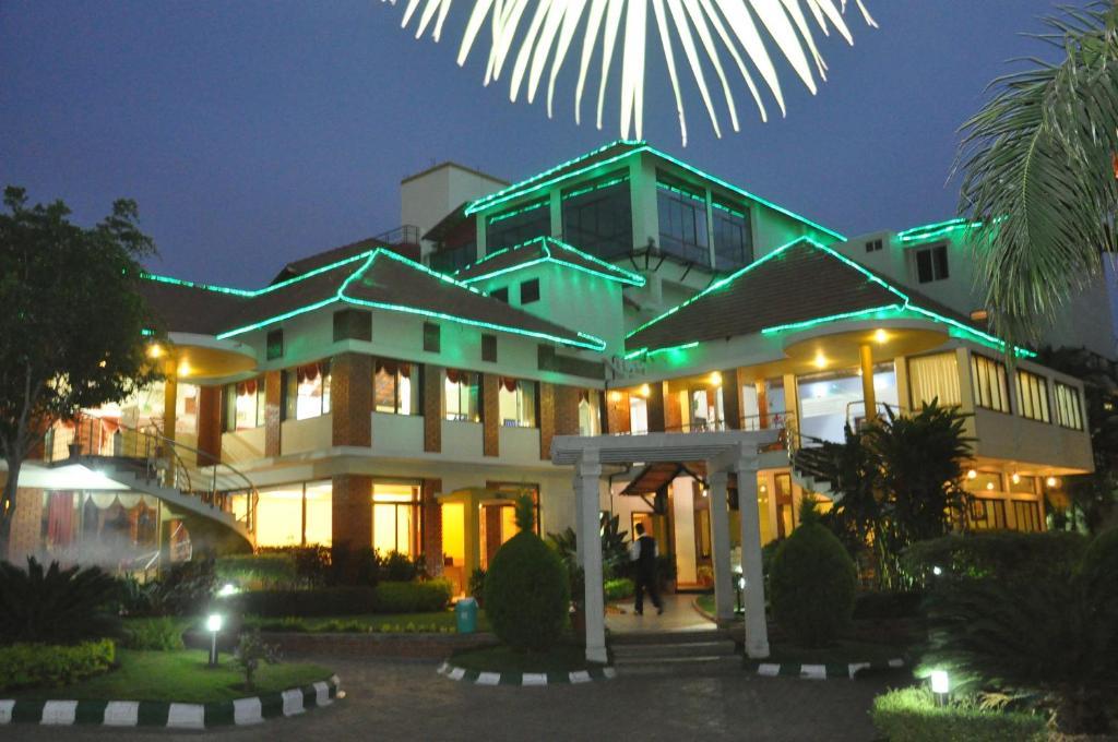 Hotel Le Ruchi The Prince Mysore Extérieur photo