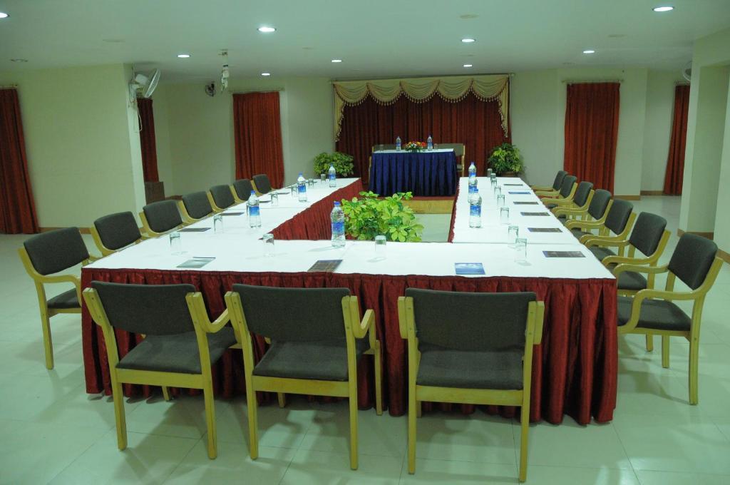 Hotel Le Ruchi The Prince Mysore Extérieur photo