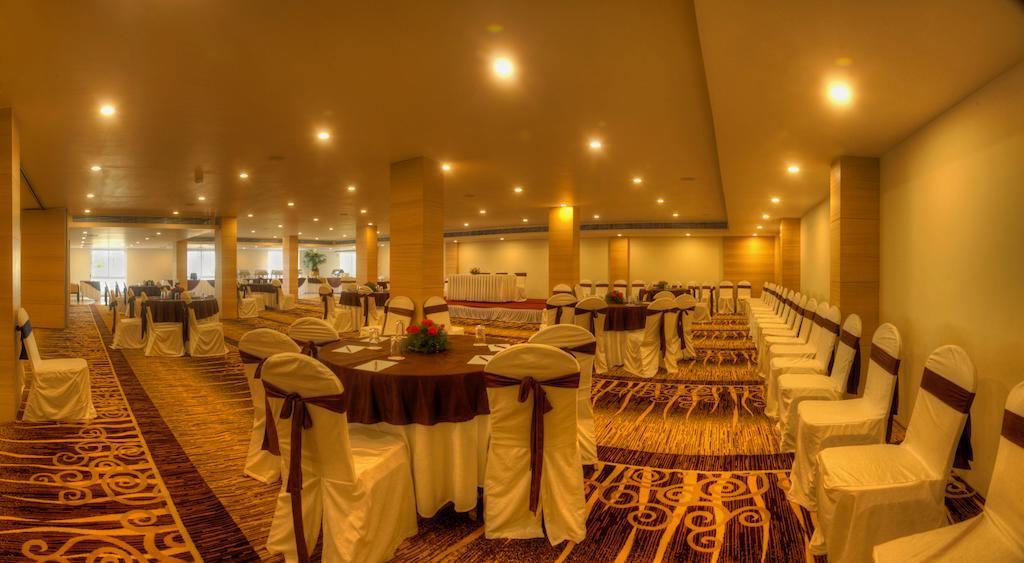 Hotel Le Ruchi The Prince Mysore Extérieur photo