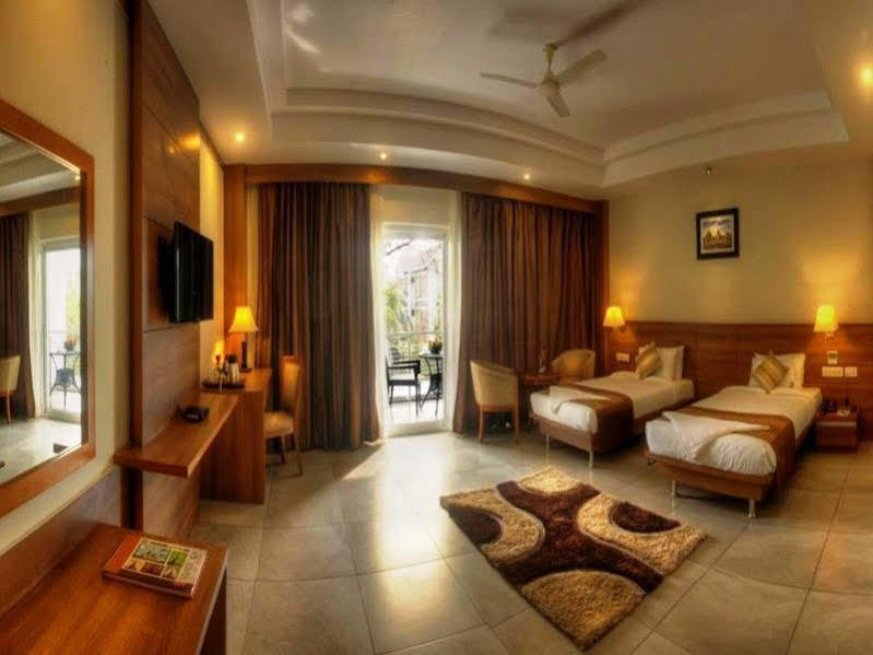Hotel Le Ruchi The Prince Mysore Extérieur photo