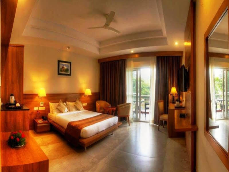 Hotel Le Ruchi The Prince Mysore Extérieur photo